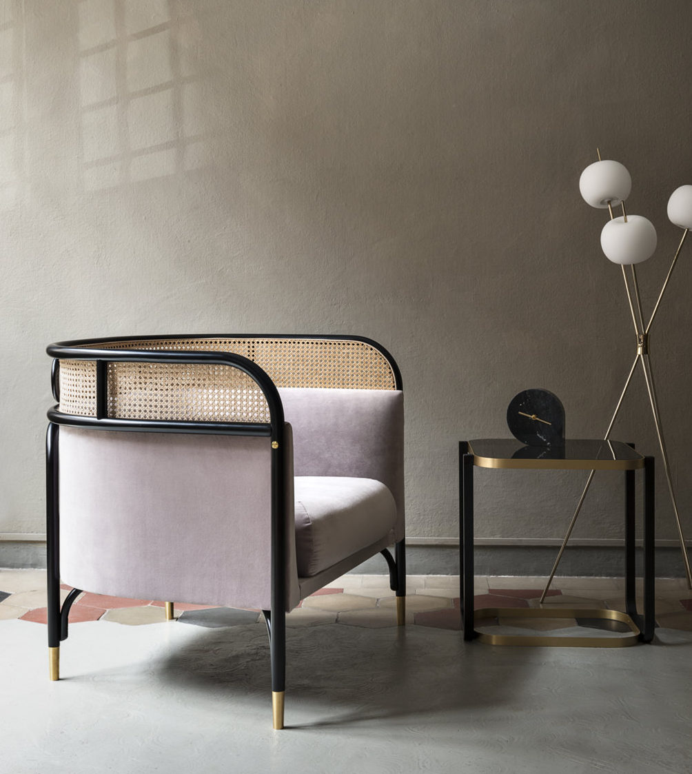 Targa Lounge con puntale ottone